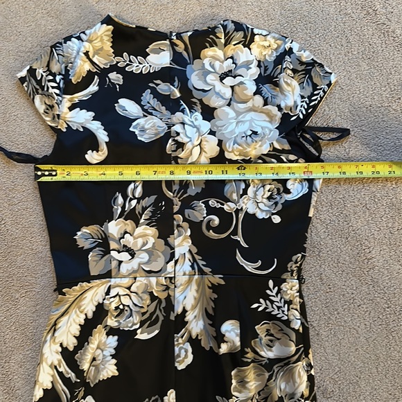 Beautiful WHBM dress - Picture 7 of 10